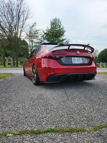 Alfa Romeo Giulia Aggressive Style Carbon Fiber Wing