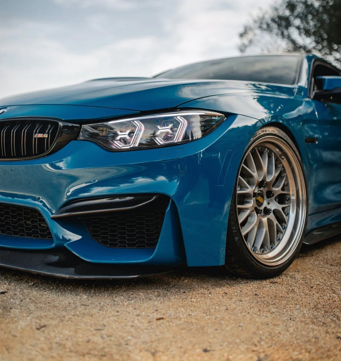 BMW V2 Style Carbon Fiber Front Upper Fangs - F80 M3 / F82/83 M4