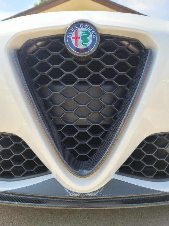 Alfa Romeo Giulia Carbon Fiber V-Grill