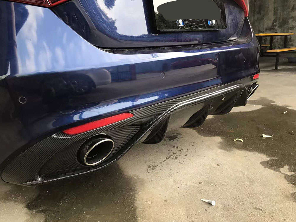 Alfa Romeo Giulia Carbon Fiber Sport Style Diffuser
