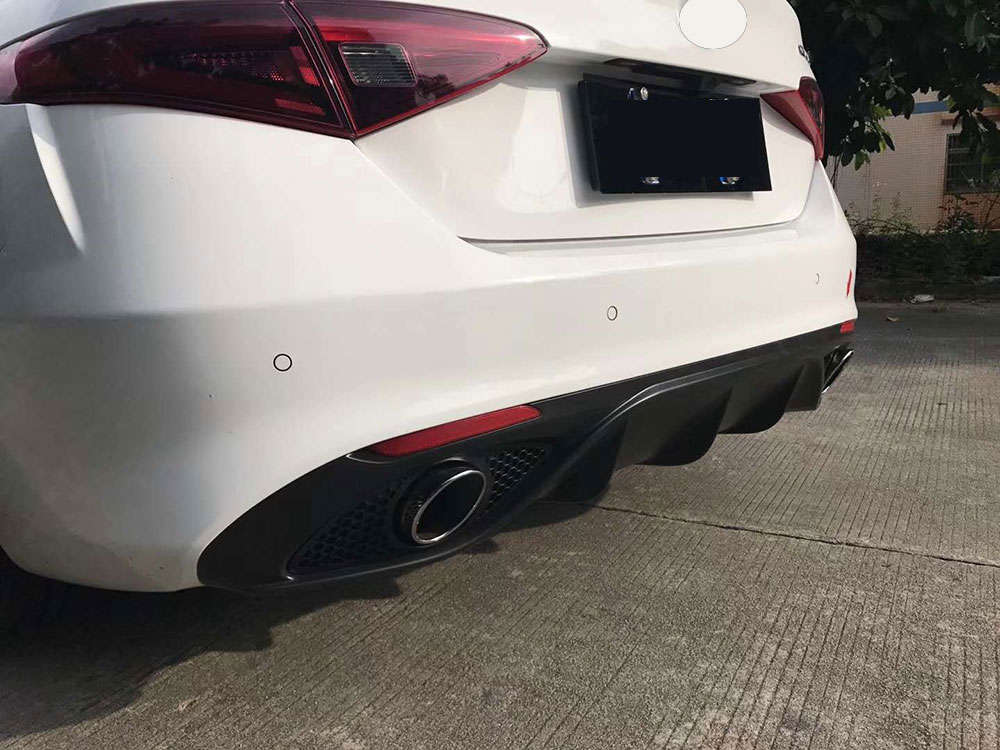 Alfa Romeo Giulia Sport Style Diffuser for Base Model