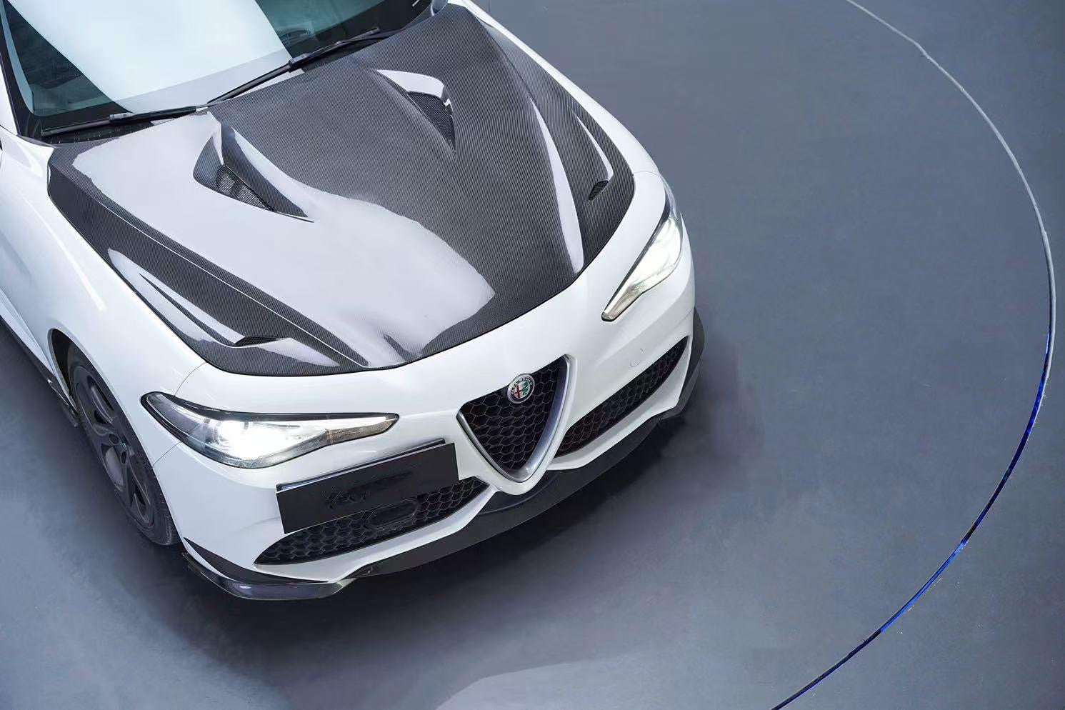 Alfa Romeo Giulia Robot Style Carbon Fiber Hood
