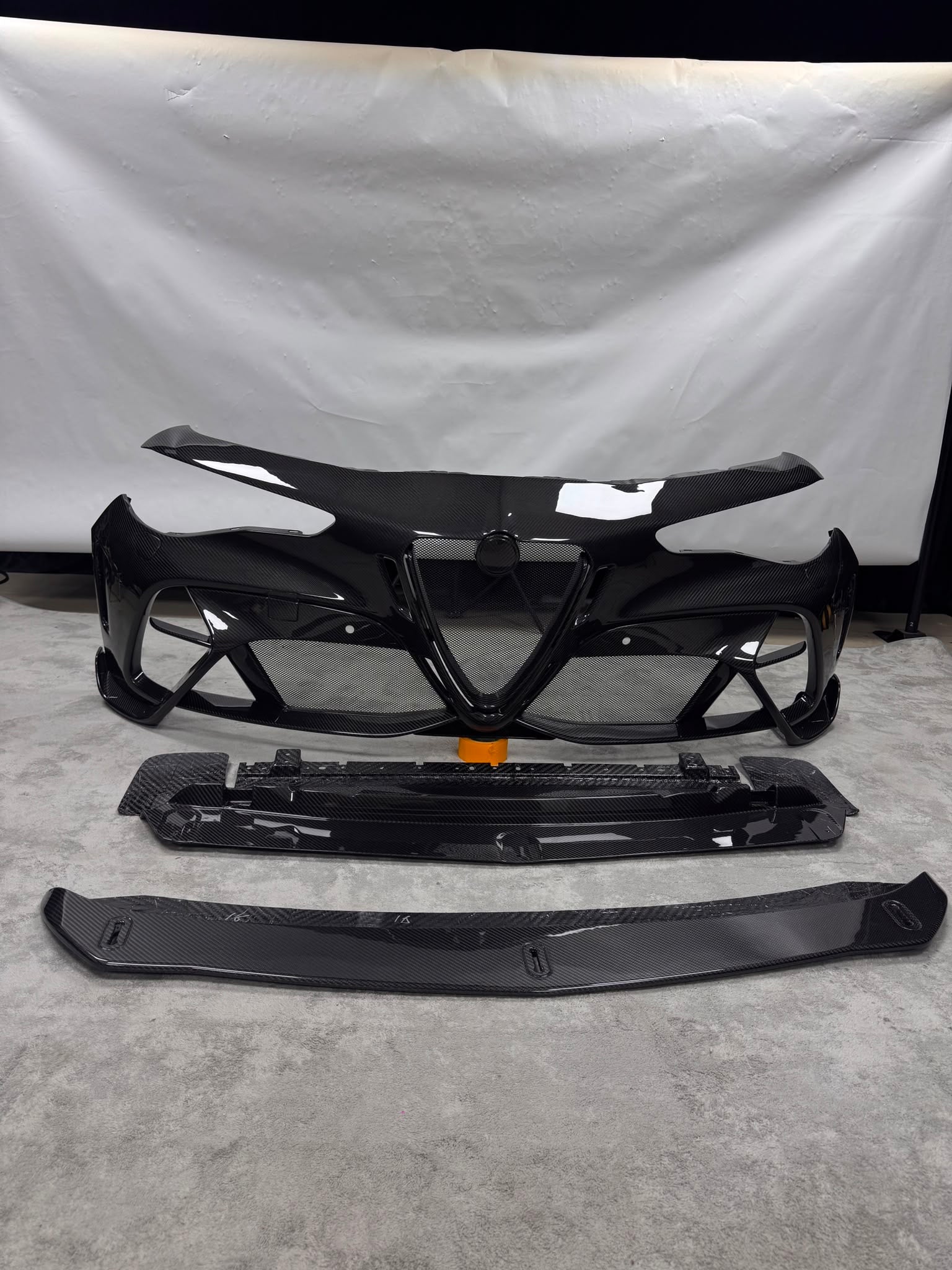 Alfa Romeo Giulia Quadrifoglio GTAm Front Bumper & Fender Kit