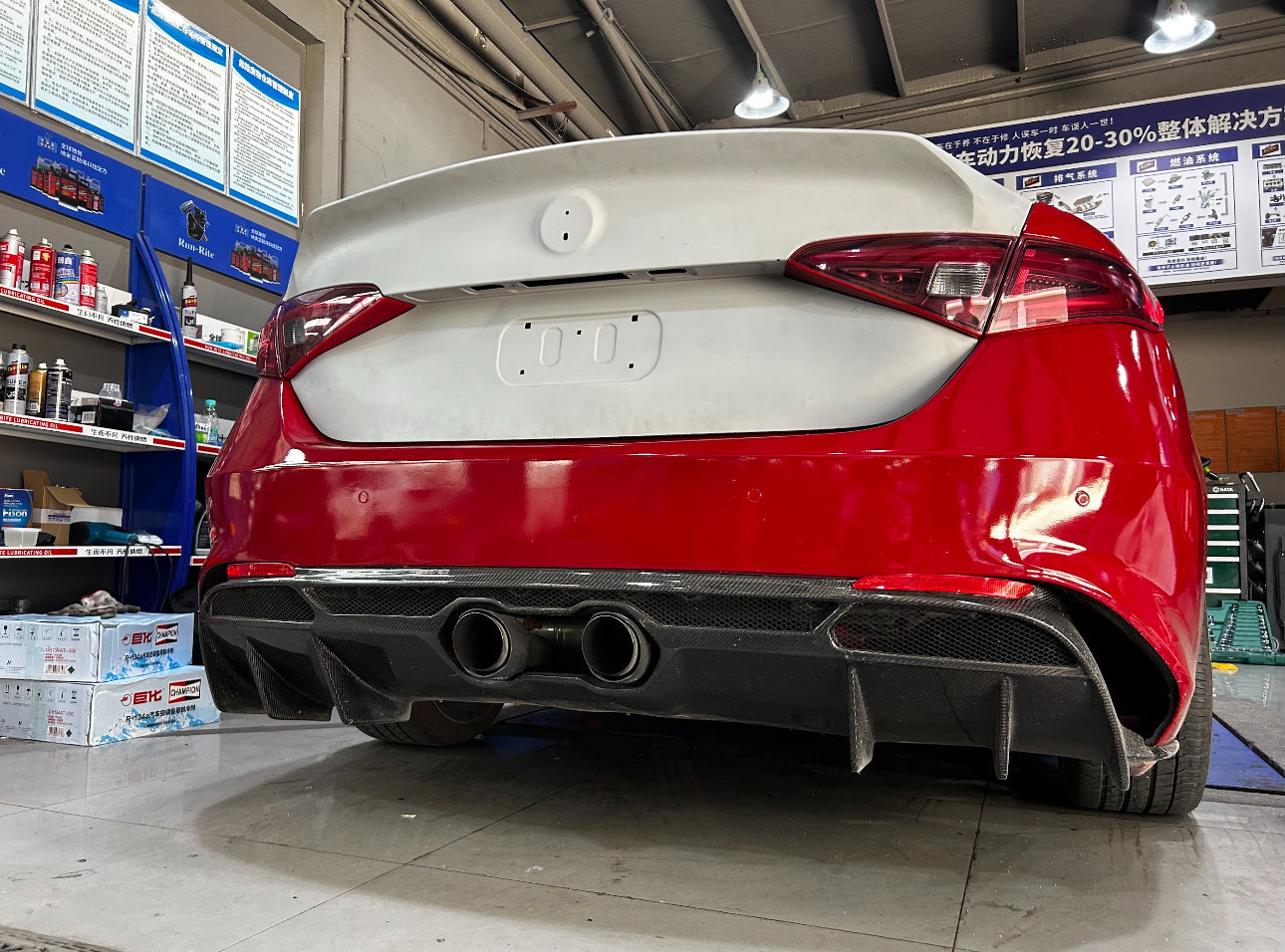 Alfa Romeo Giulia CSL Style Carbon Fiber Trunk