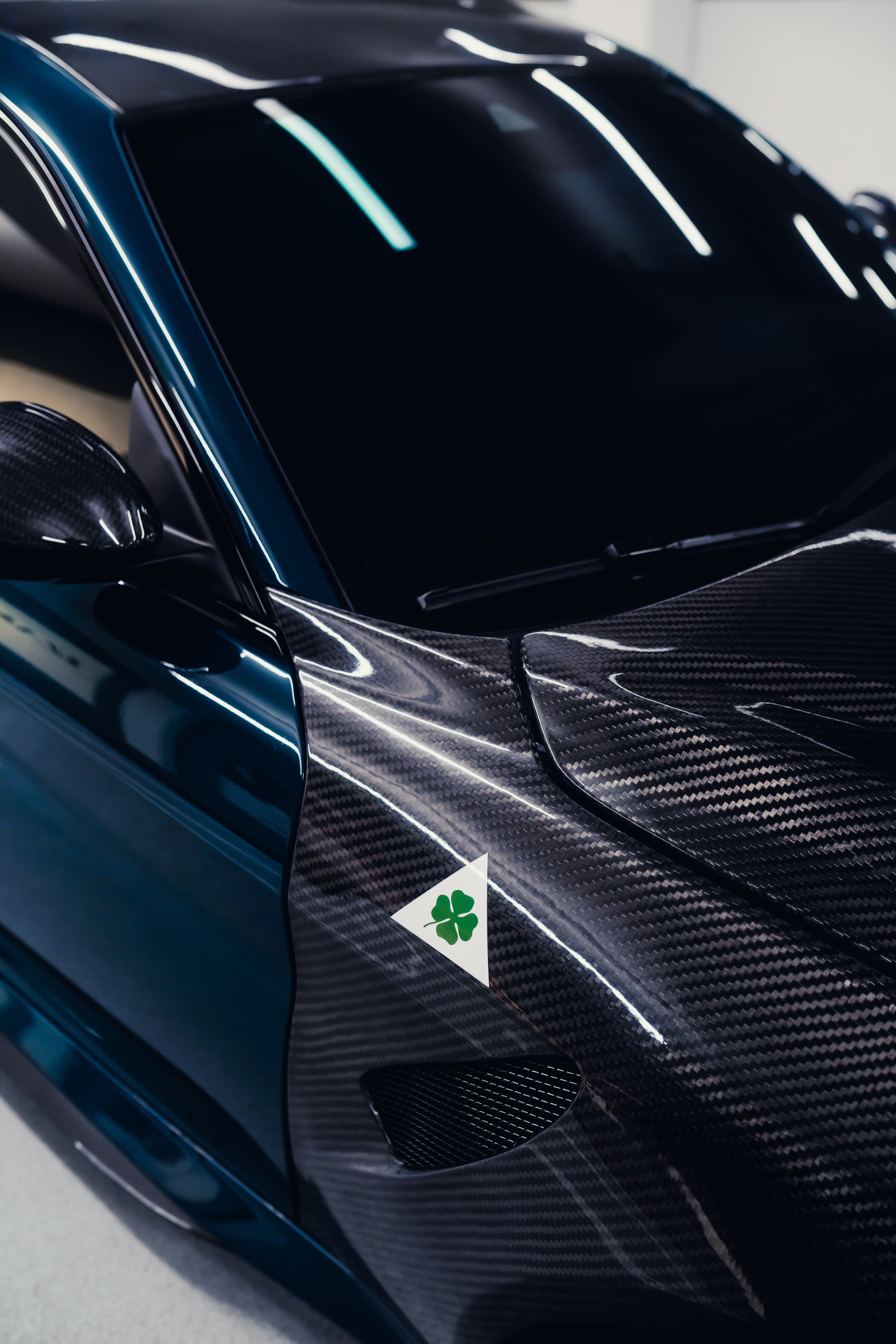 Alfa Romeo Giulia Carbon Fiber Roof Cover