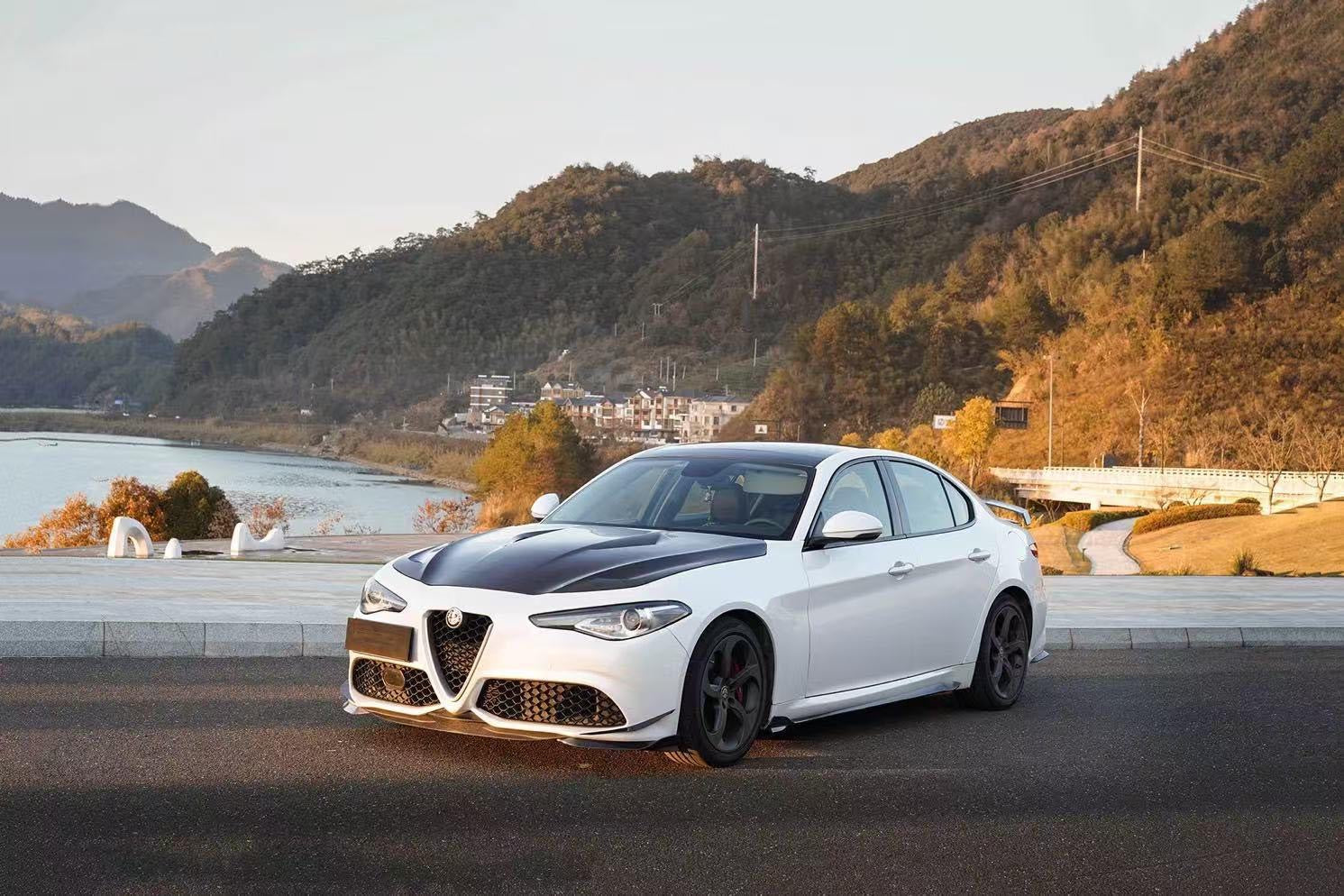 Alfa Romeo Giulia Robot Style Carbon Fiber Hood