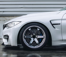 Load image into Gallery viewer, F8X M3 M4 Carbon Fiber Fender Vent Replacements
