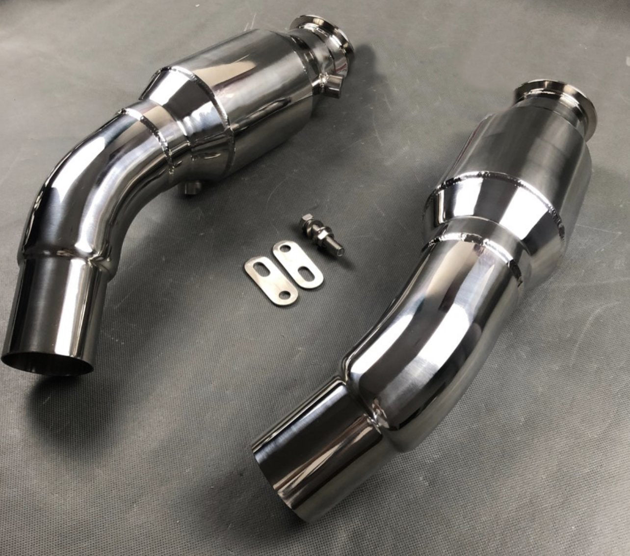 Alfa Romeo Giulia 2.9T QV Downpipes (Enlarged shell)